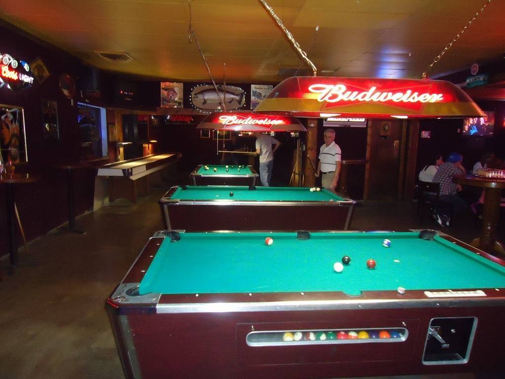 Majestic Saloon | restaurant | 3140 S Parker Rd, Aurora, CO 80014, USA | 3036954478 OR +1 303-695-4478