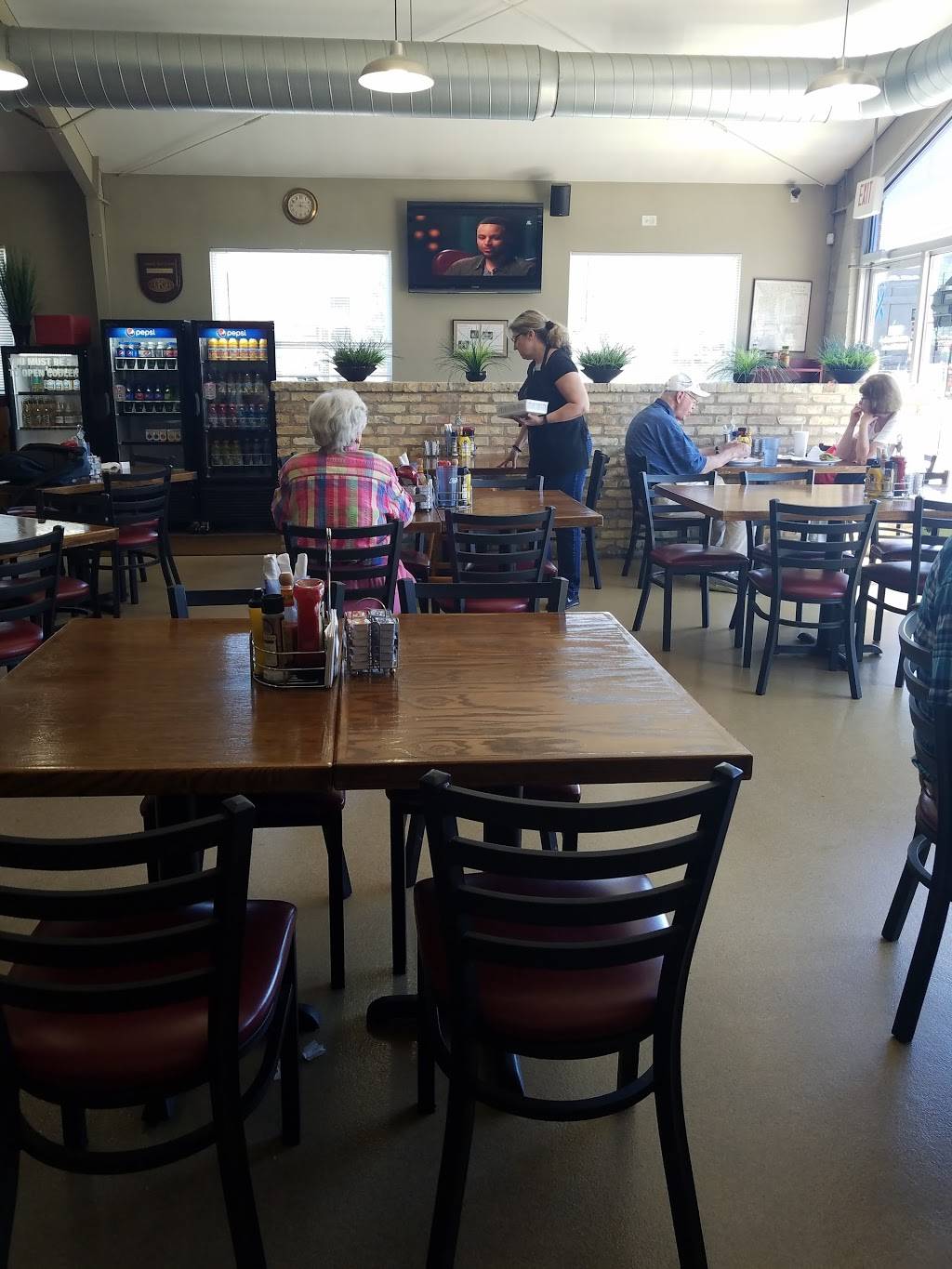 Graffiti Grill | restaurant | 715 Rockland Rd, Lake Bluff, IL 60044, USA | 8472347455 OR +1 847-234-7455