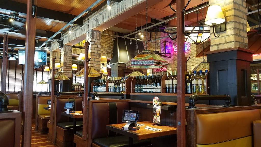 Uno Pizzeria & Grill | meal takeaway | 970 Paradise Rd, Swampscott, MA 01907, USA | 7815958667 OR +1 781-595-8667