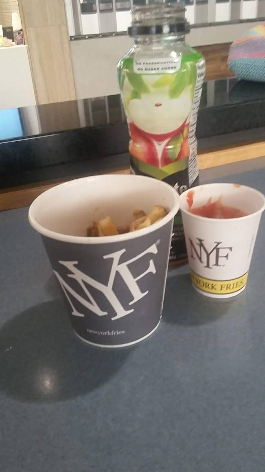 New York Fries - Bayshore Shopping Centre | restaurant | 100 Bayshore Dr, Nepean, ON K2B 8C1, Canada | 6138293843 OR +1 613-829-3843