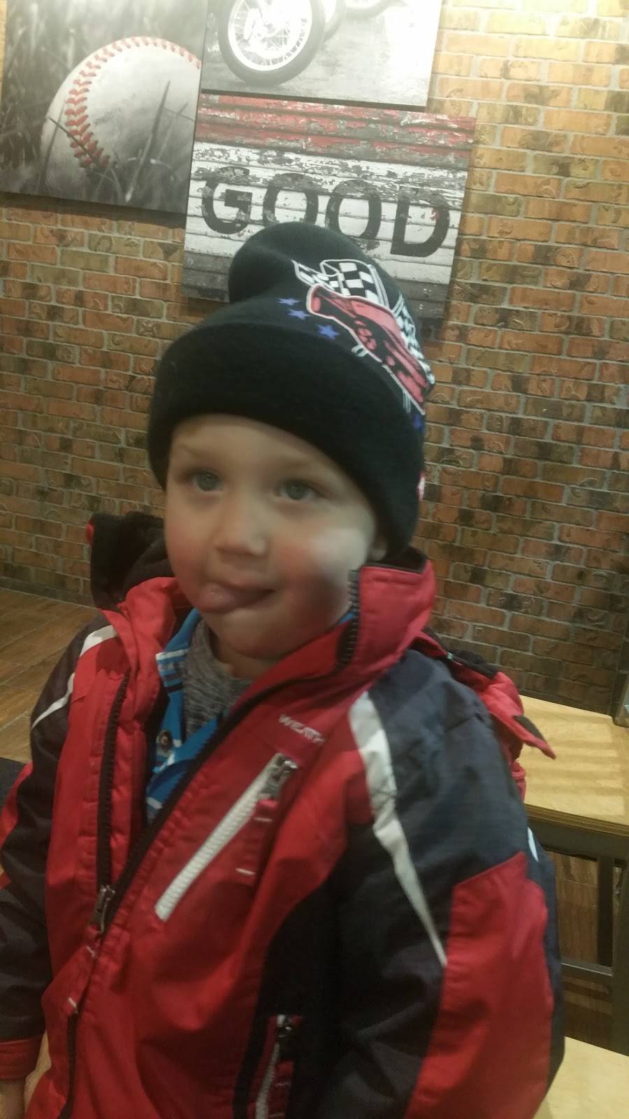 Pizza Hut | restaurant | 7345 Lakeshore Blvd, Mentor, OH 44060, USA | 4402570215 OR +1 440-257-0215