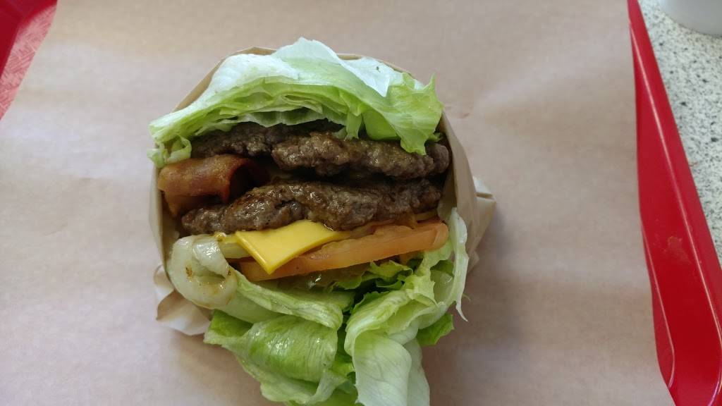 Luckys Dog House | meal takeaway | 215 N Moorpark Rd, Thousand Oaks, CA 91360, USA | 8054491745 OR +1 805-449-1745