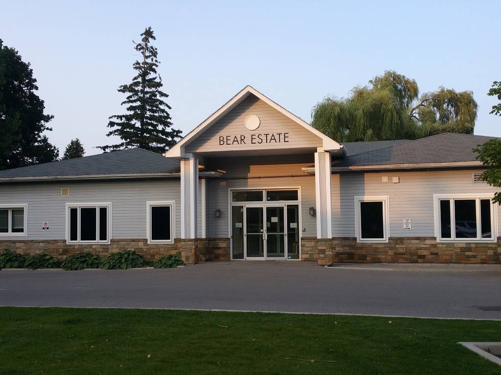 Lakeside Seafood & Grill | restaurant | 9 Harbour St E, Collingwood, ON L9Y 5B5, Canada | 7054463274 OR +1 705-446-3274