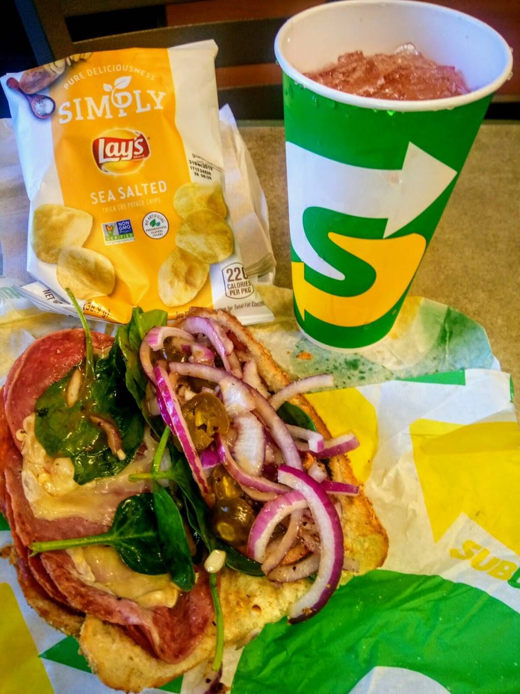 Subway | meal takeaway | 901 NW 17th St, Miami, FL 33136, USA | 3053248862 OR +1 305-324-8862