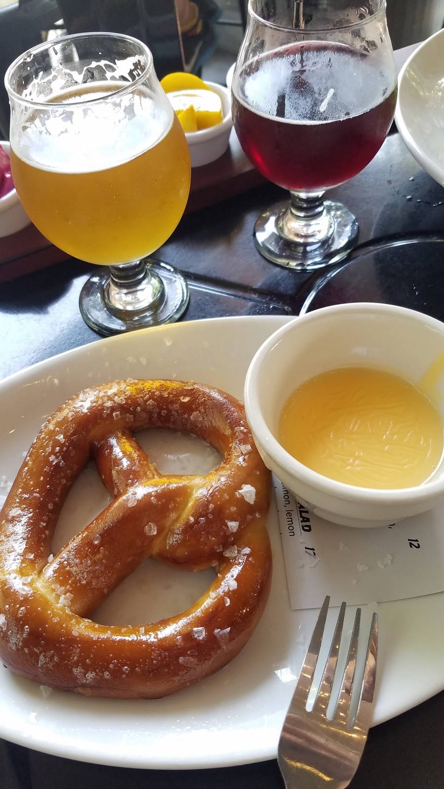 Iron Springs Public House | restaurant | 901 4th St, San Rafael, CA 94901, USA | 4154576258 OR +1 415-457-6258