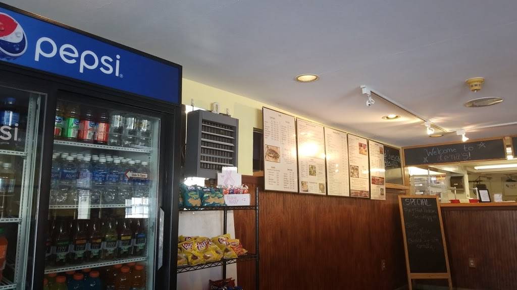 Lenas Subs & Seafood | restaurant | 838 Lafayette Rd, Hampton, NH 03842, USA | 6039262505 OR +1 603-926-2505
