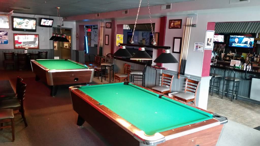 Slades Food & Spirits | night club | 4 W Hollis St, Nashua, NH 03060, USA | 6038861334 OR +1 603-886-1334