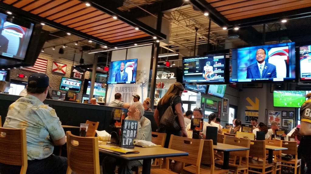 Buffalo Wild Wings | restaurant | 4015 S Dale Mabry Hwy, Tampa, FL 33611, USA | 8132527666 OR +1 813-252-7666