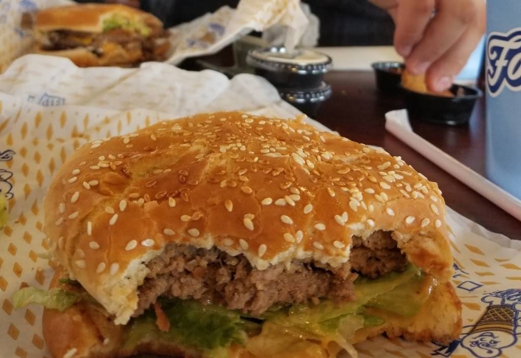 Fosters Freeze | restaurant | 598 E Tulare St, Dinuba, CA 93618, USA | 5595911625 OR +1 559-591-1625