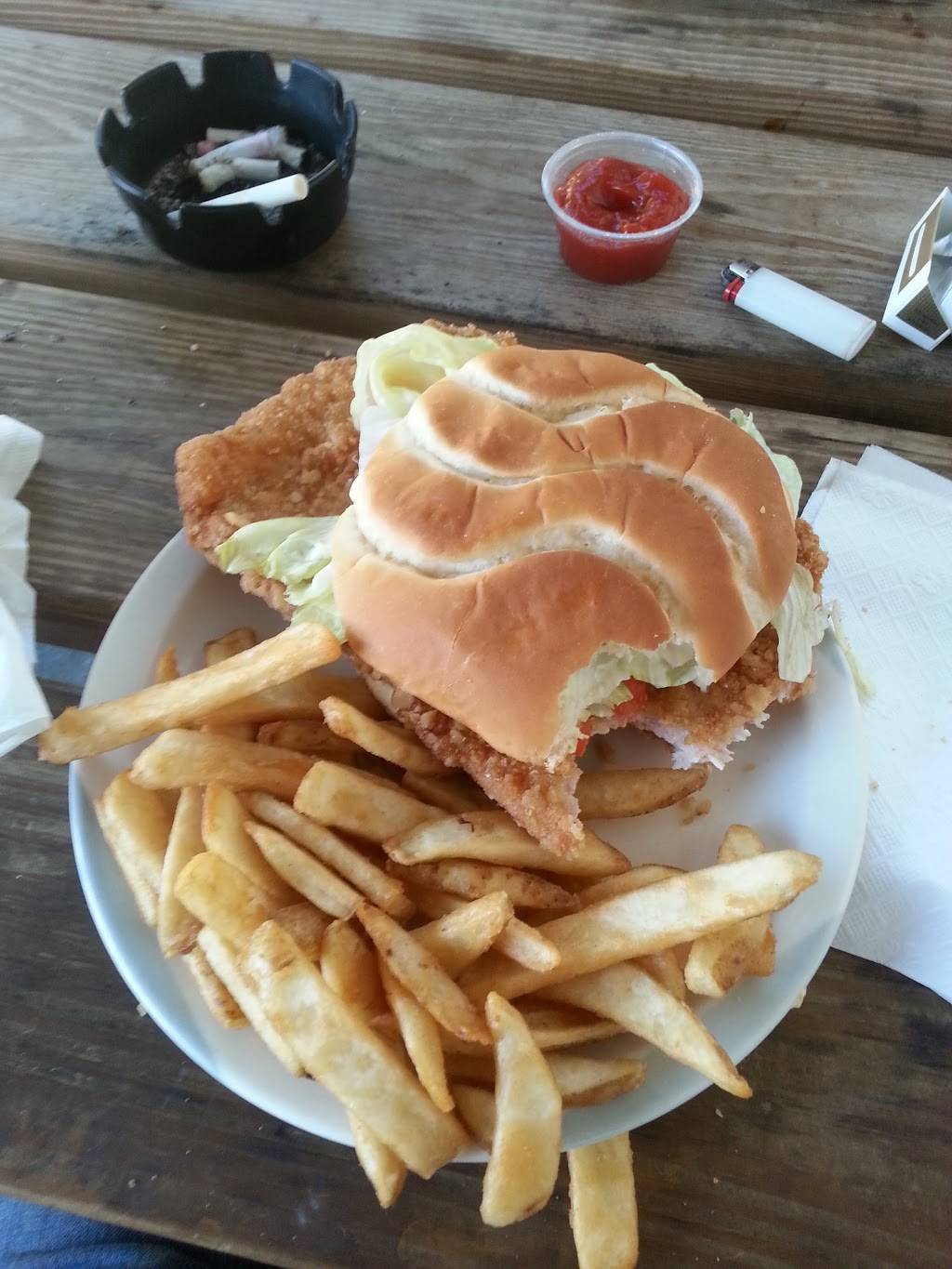 Halos Bar & Grill | restaurant | 215 E Water St, Alexandria, IN 46001, USA | 7657247520 OR +1 765-724-7520