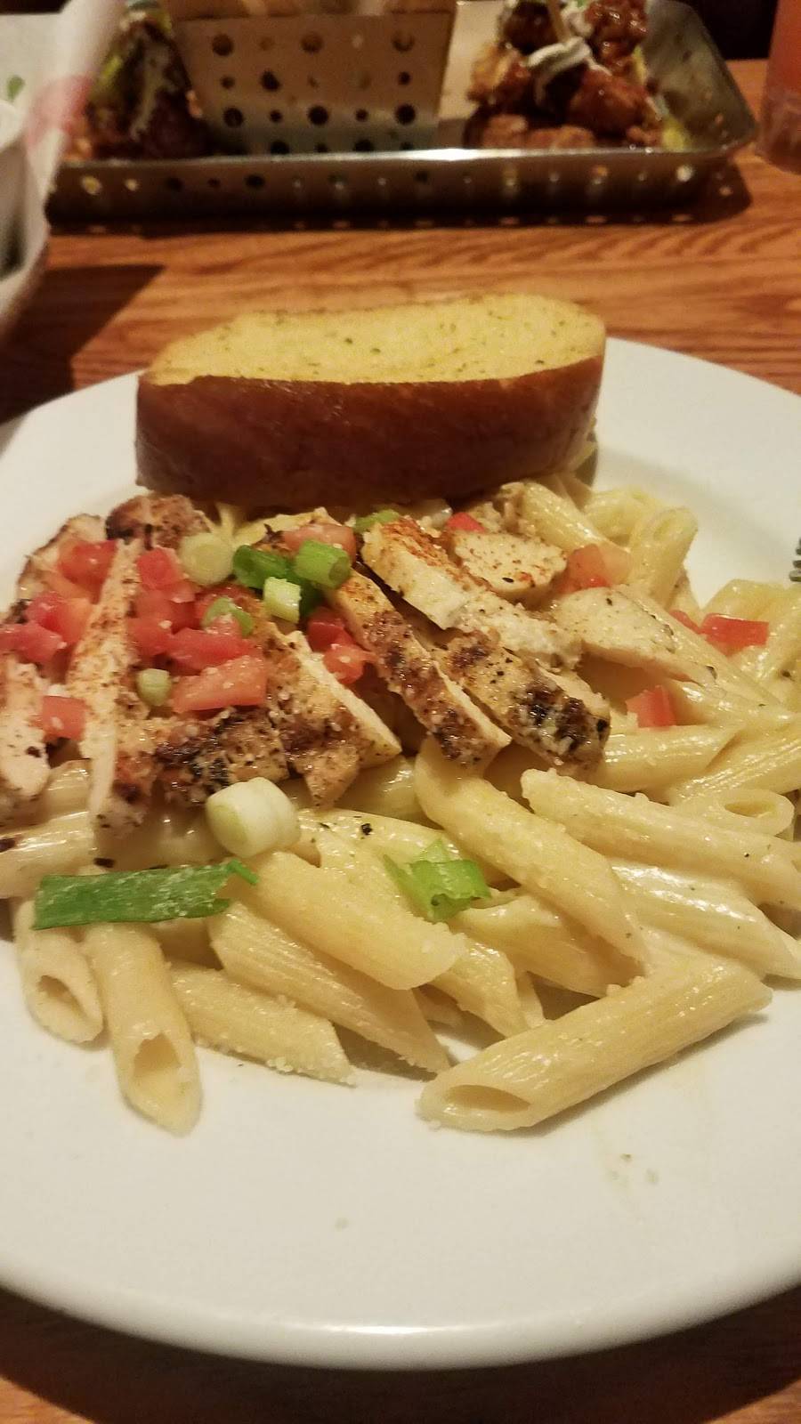 Chilis Grill & Bar | restaurant | 105 Town Centre Dr, Johnstown, PA 15904, USA | 8142663884 OR +1 814-266-3884