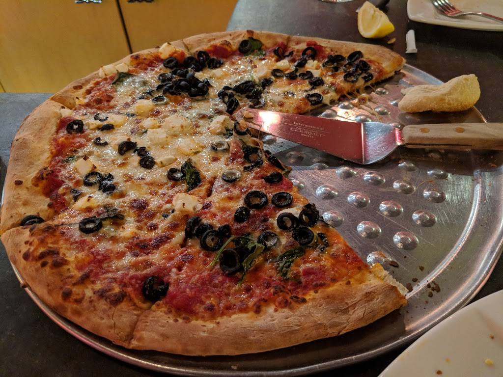 Rossinis Pizzeria | restaurant | 418 Boston Post Rd, Sudbury, MA 01776, USA | 9785790580 OR +1 978-579-0580