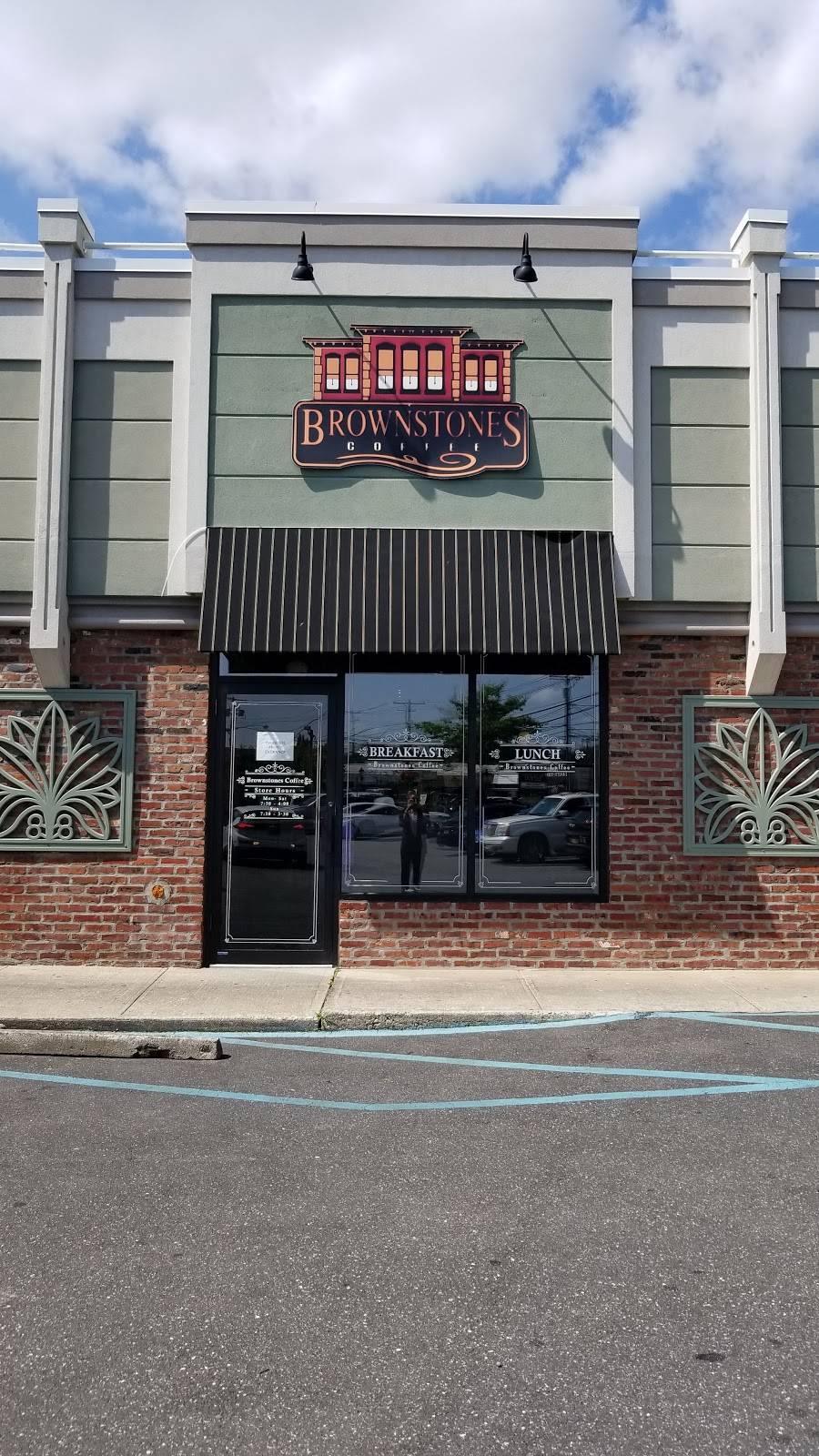 Brownstones Coffee | restaurant | 55 Merrick Rd, Amityville, NY 11701, USA | 6316088627 OR +1 631-608-8627