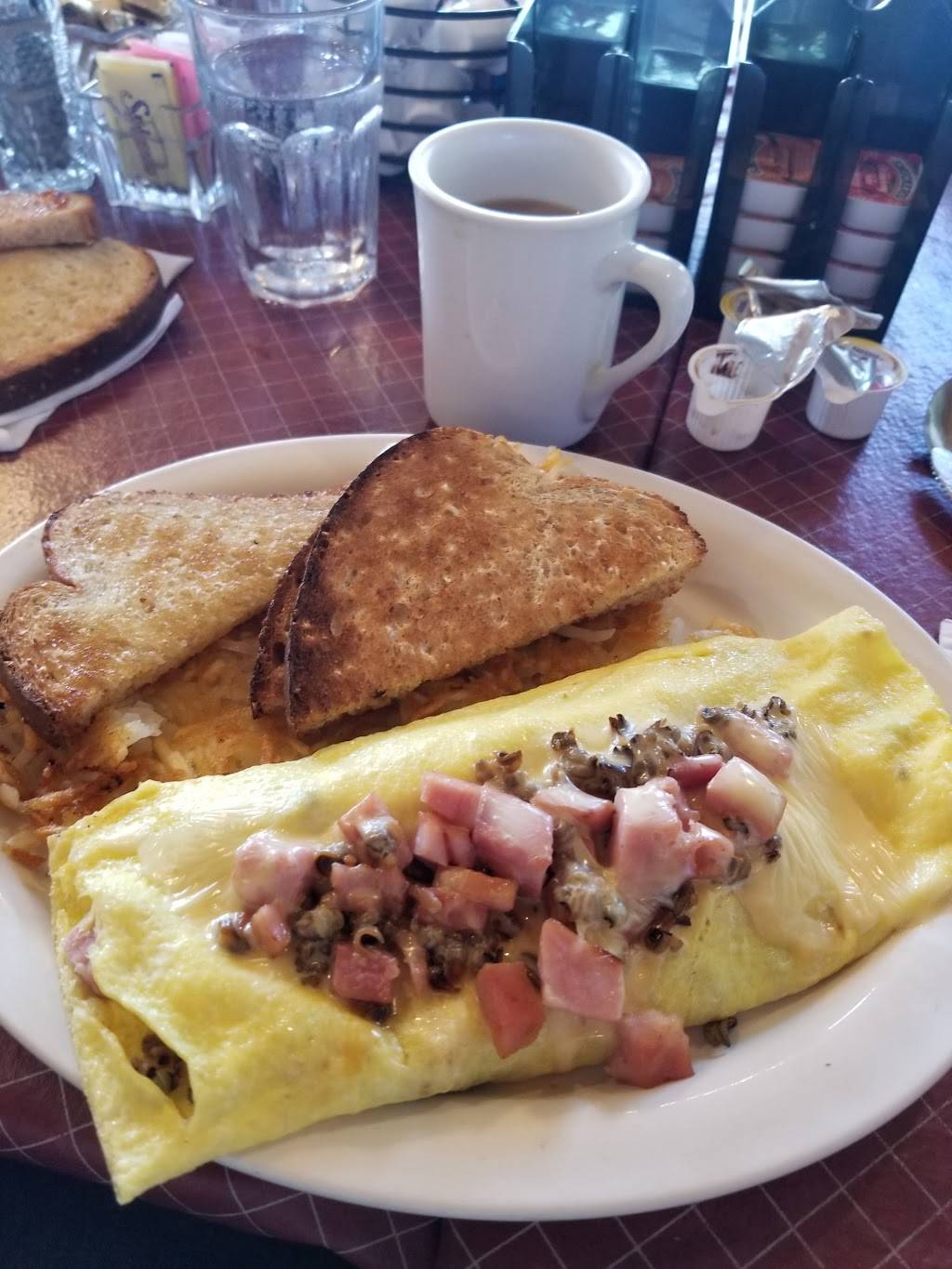 Robins Nest Cafe | restaurant | 11014 Co Rd B, Hayward, WI 54843, USA | 7154623132 OR +1 715-462-3132