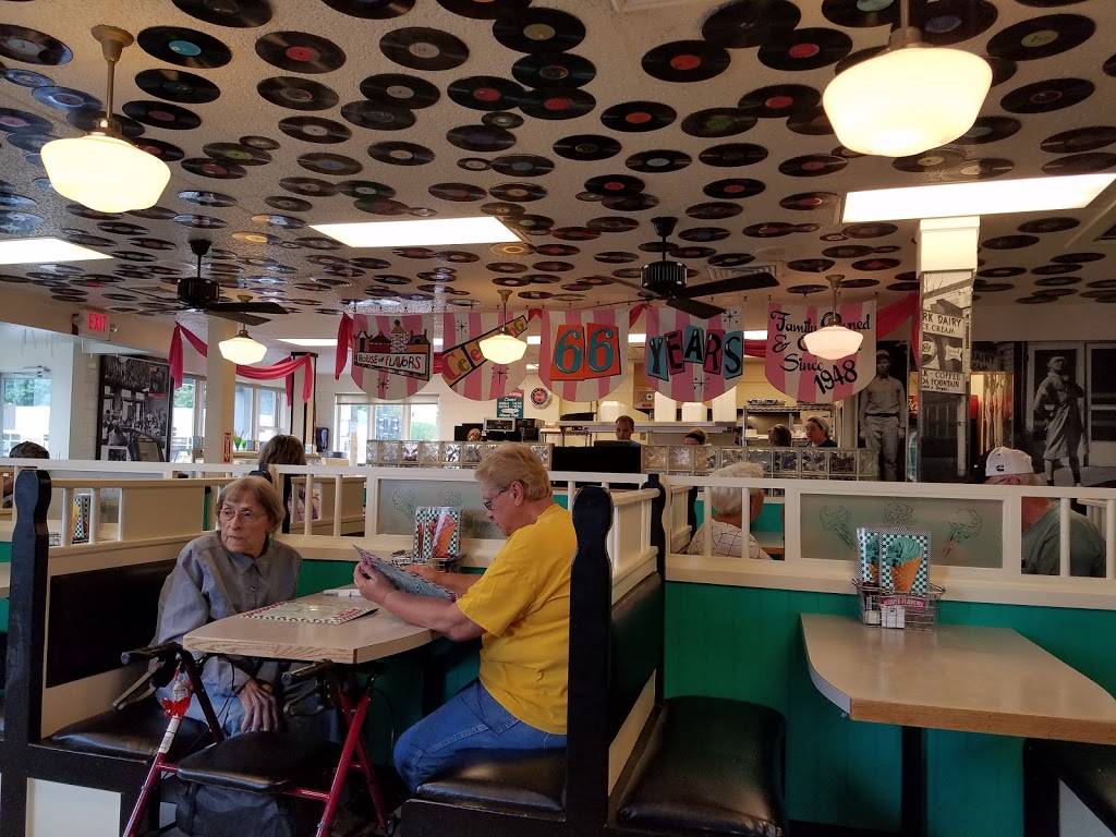 House of Flavors | restaurant | 284 River St, Manistee, MI 49660, USA | 2318874600 OR +1 231-887-4600