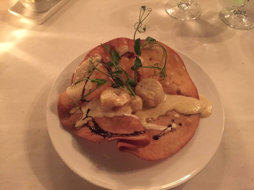 Restaurant Le Lupin | restaurant | 376 Rue Saint Georges, Trois-Rivières, QC G9A 2K6, Canada | 8193704740 OR +1 819-370-4740