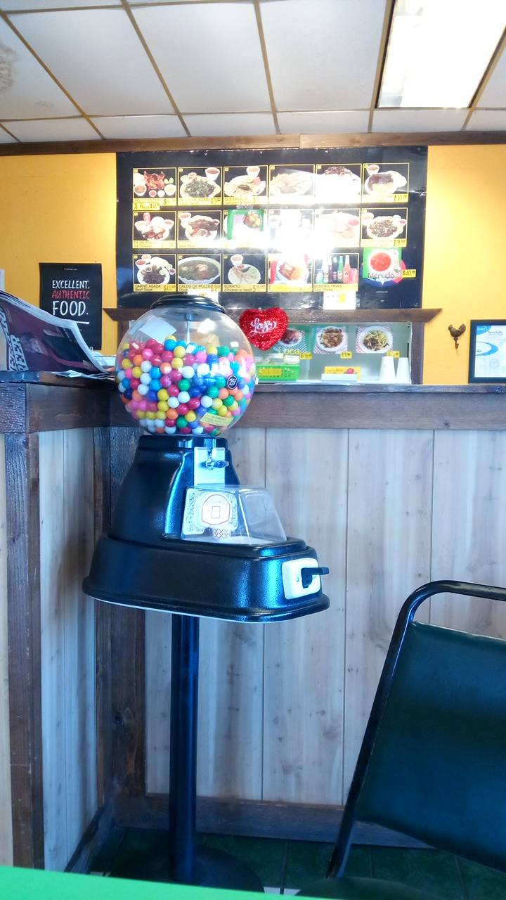 El Primo Loco | restaurant | 501 N Rockwell Ave, Oklahoma City, OK 73127, USA | 4054912550 OR +1 405-491-2550