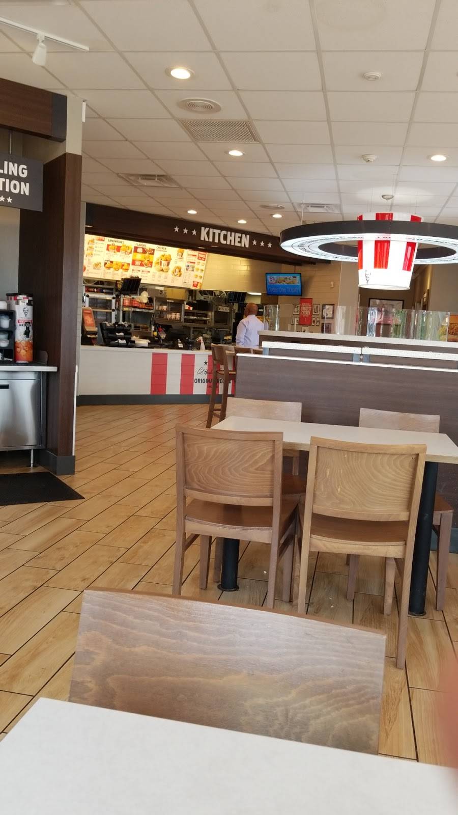 KFC | restaurant | 102 Madison St, Shelbyville, TN 37160, USA | 9316842335 OR +1 931-684-2335