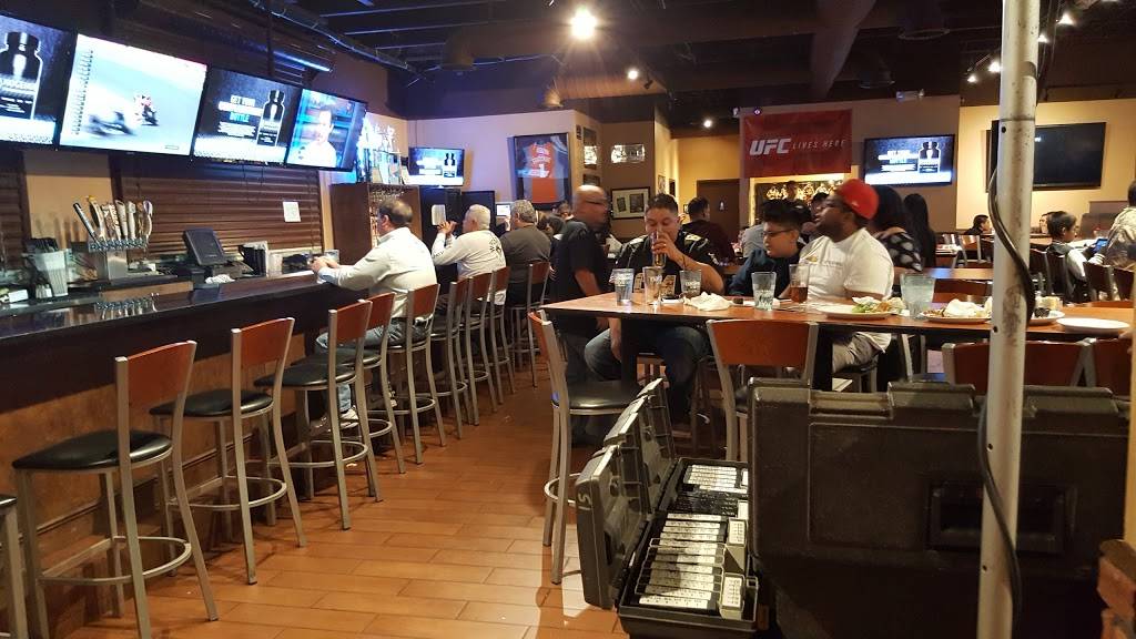 Native Grill & Wings | restaurant | 10004 N 26th Dr, Phoenix, AZ 85021, USA | 6029442891 OR +1 602-944-2891