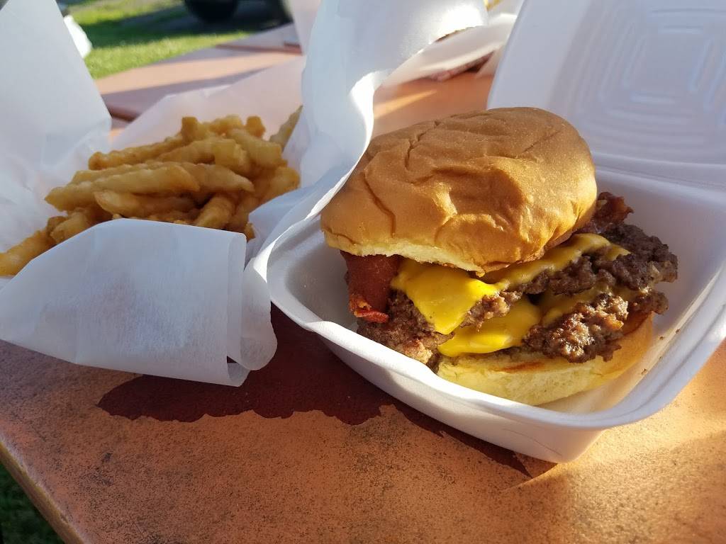 Wagners Drive-In | restaurant | 7000 W Broadway Ave, Brooklyn Park, MN 55428, USA | 7635338262 OR +1 763-533-8262