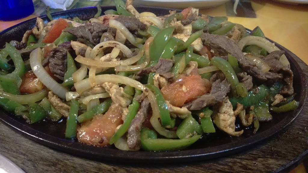 Cebollas | restaurant | 1037 Smaltz Way, Auburn, IN 46706, USA | 2609271182 OR +1 260-927-1182