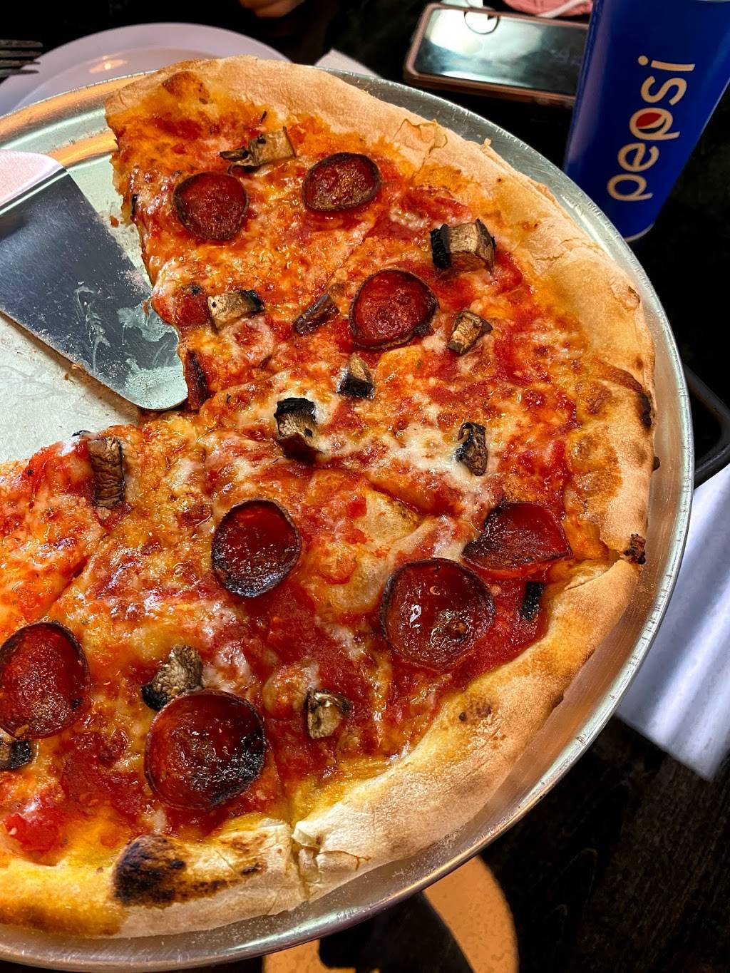 Scouts pizzeria | restaurant | 677 Wabash Ave, Terre Haute, IN 47807, USA | 8122408715 OR +1 812-240-8715