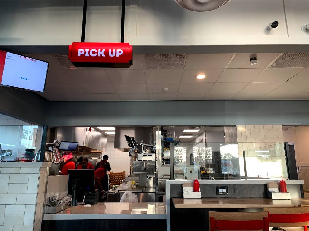 Wendys | restaurant | 6917 N 56th St, Tampa, FL 33617, USA | 8136165396 OR +1 813-616-5396