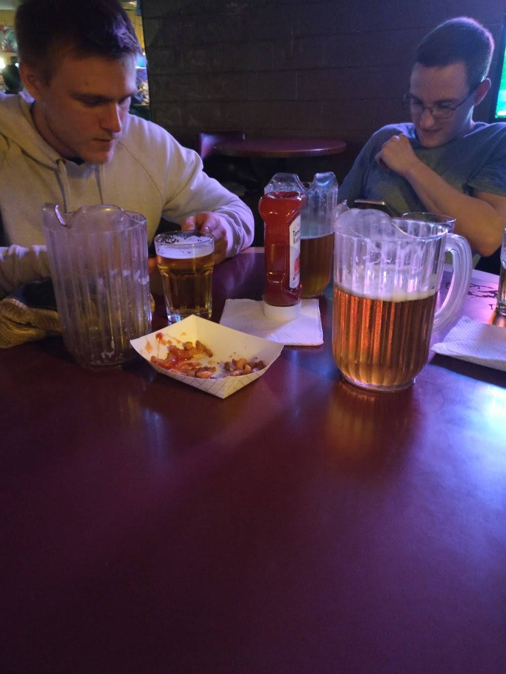 Vinne Ts Clubhouse | restaurant | 221 E 8th St, Cookeville, TN 38501, USA | 9313722582 OR +1 931-372-2582