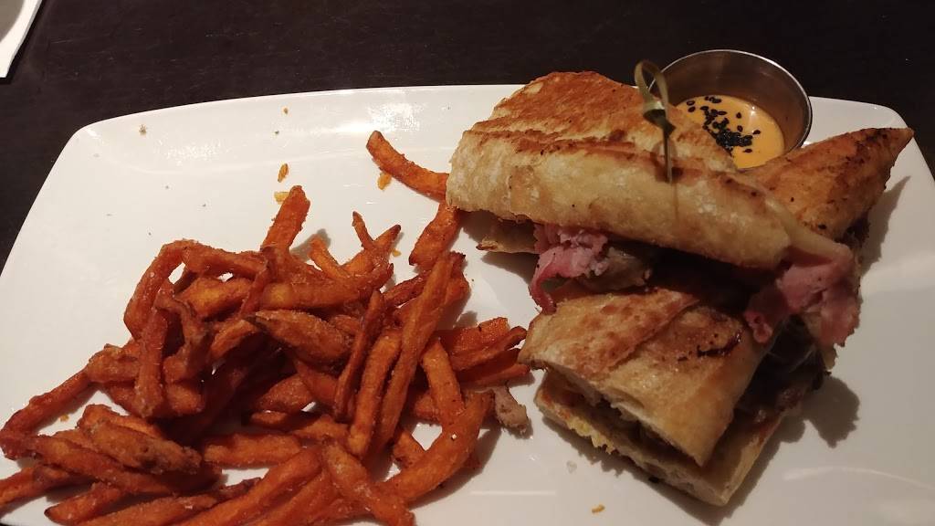 Kona Grill | restaurant | 7014 E Camelback Rd, Scottsdale, AZ 85251, USA | 4804291100 OR +1 480-429-1100