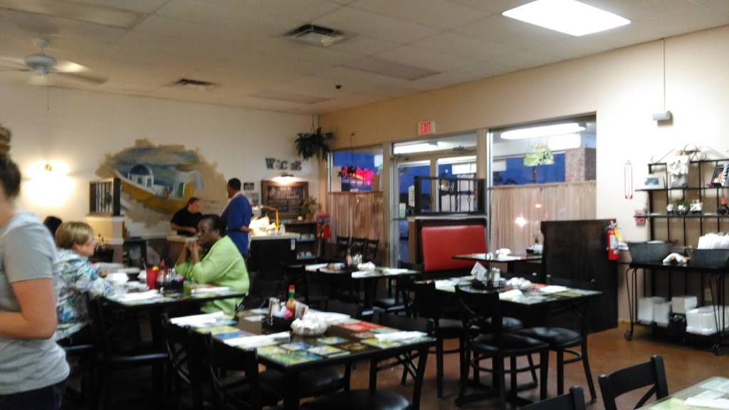 Alvaros Family Restaurant | restaurant | 14512 Tamiami Trail, North Port, FL 34287, USA | 9414263619 OR +1 941-426-3619