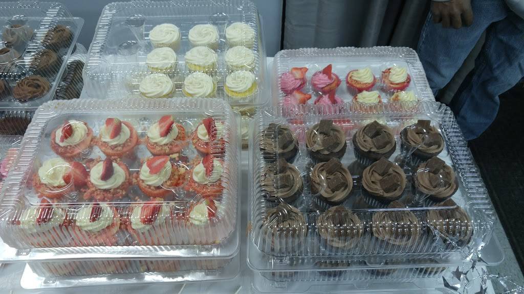 Caribbean Cove | restaurant | 8020 S King Dr, Chicago, IL 60619, USA | 7738746055 OR +1 773-874-6055