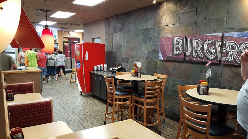 Dairy Queen Grill & Chill | restaurant | 2130 Edsel Ln NW, Corydon, IN 47112, USA | 8127380319 OR +1 812-738-0319