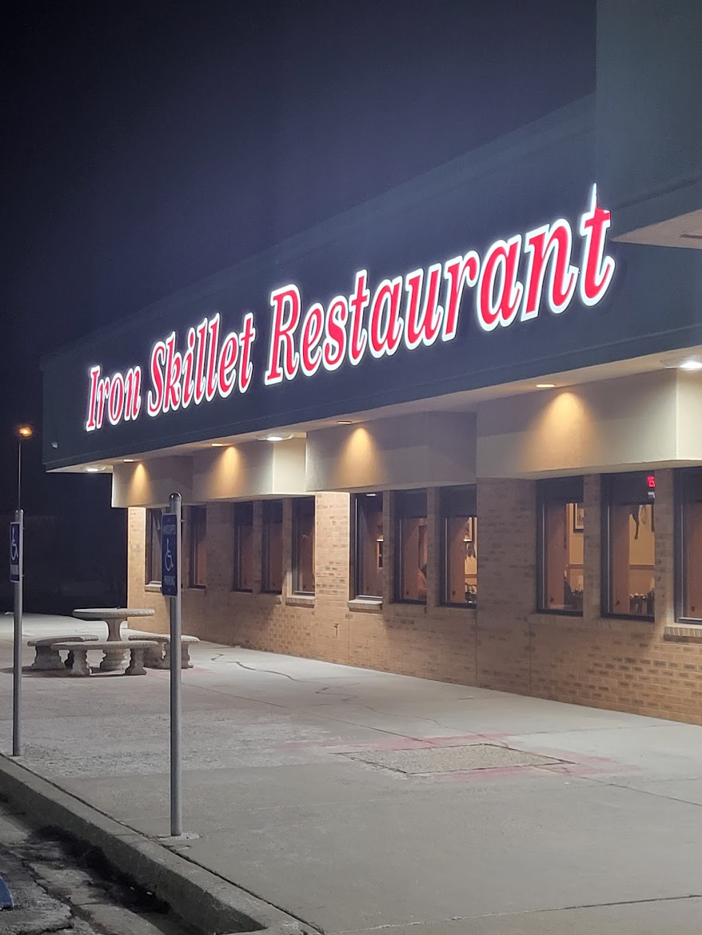 Iron Skillet | restaurant | 1430 Motel Dr, Milan, NM 87021, USA | 5052856648 OR +1 505-285-6648