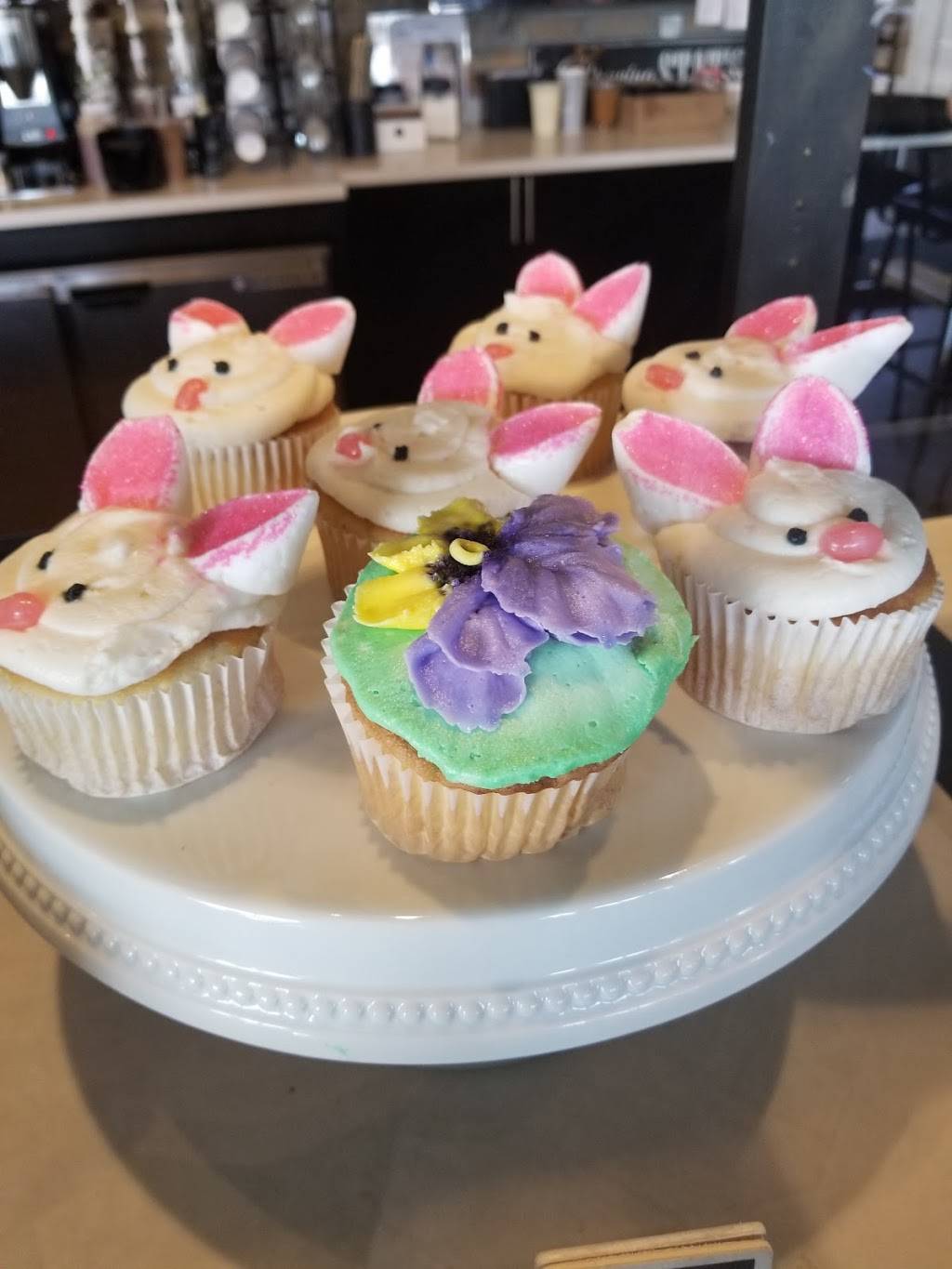 Grace Coffee and Wine | restaurant | 42 W Countryside Pkwy, Yorkville, IL 60560, USA | 6303852148 OR +1 630-385-2148