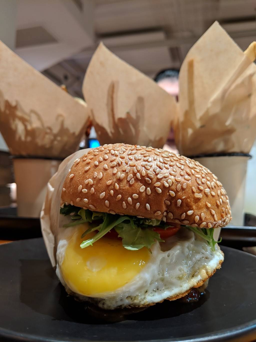 Roam Artisan Burgers | restaurant | 1951 Telegraph Ave #2, Oakland, CA 94612, USA | 5109221583 OR +1 510-922-1583