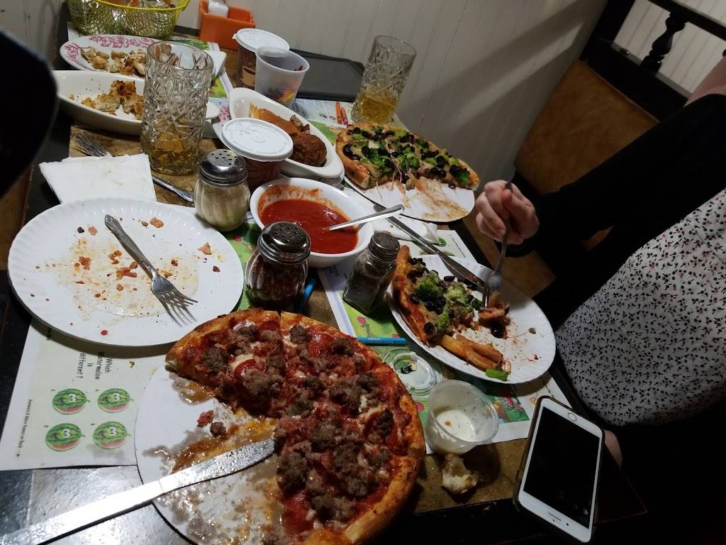 Southford Pizza | restaurant | 1481 Southford Rd #8, Southbury, CT 06488, USA | 2032648667 OR +1 203-264-8667