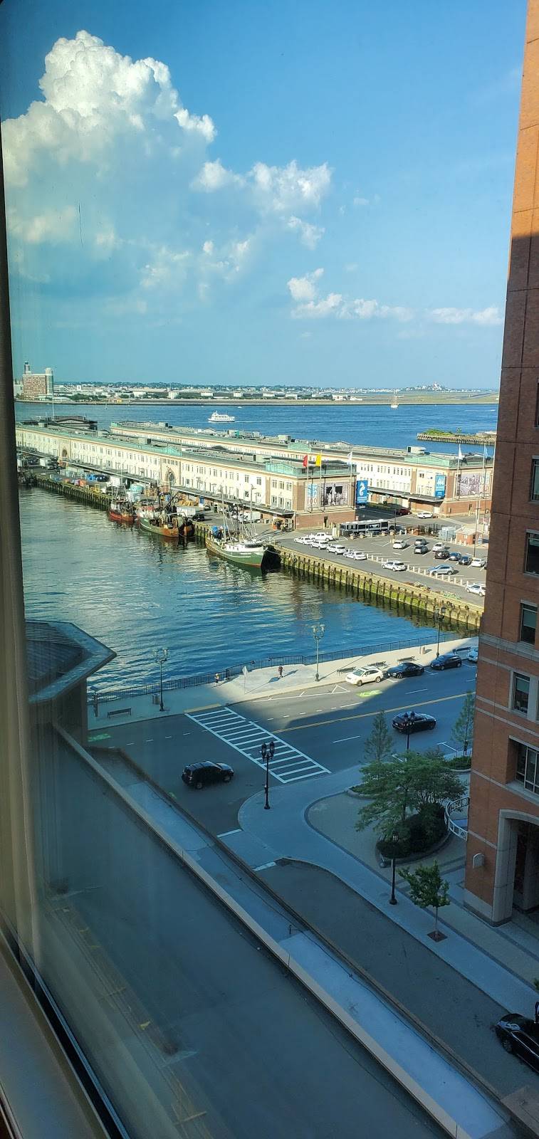 Aura | restaurant | 1 Seaport Ln, Boston, MA 02210, USA | 6173854300 OR +1 617-385-4300