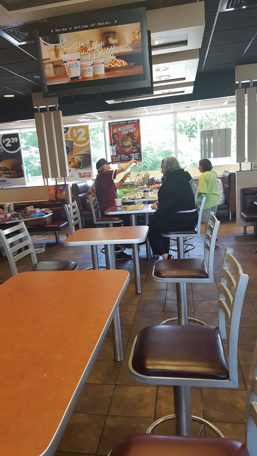 McDonalds | cafe | 10 Rising Sun Town Center, Rising Sun, MD 21911, USA | 4106587045 OR +1 410-658-7045