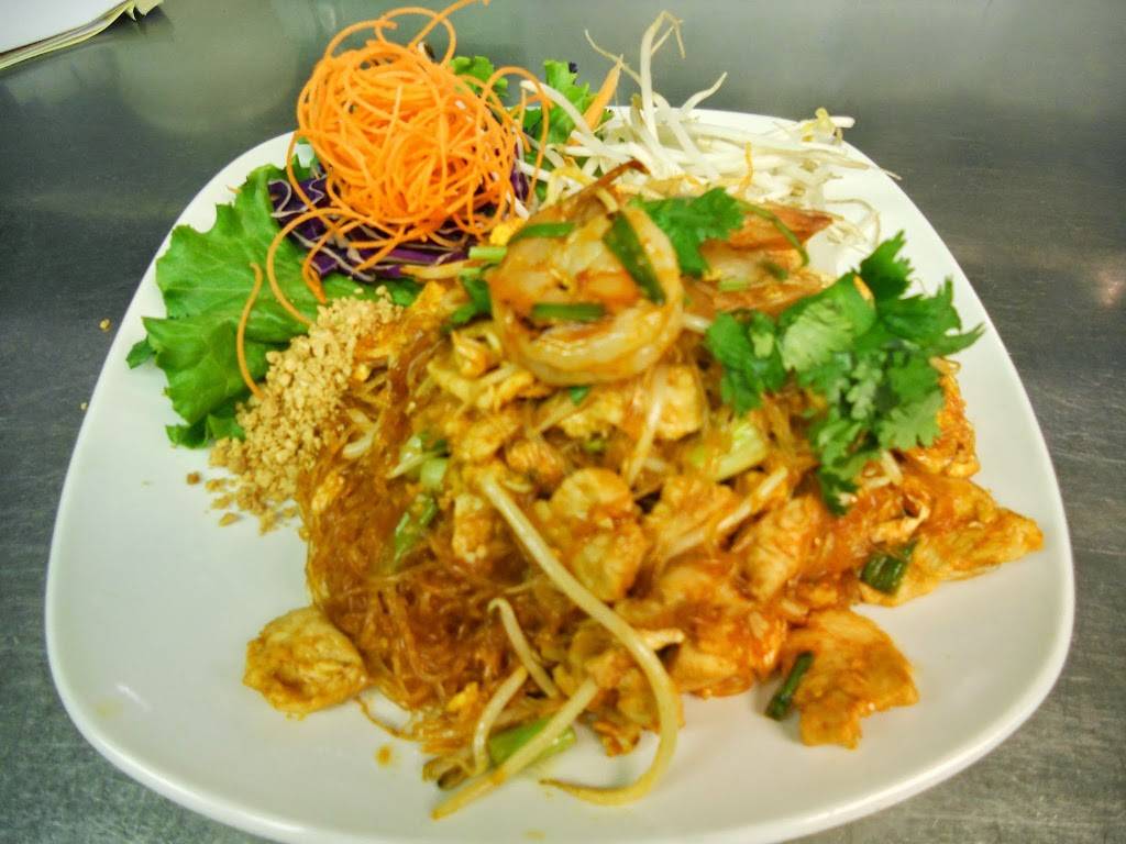 Thai Lotus Restaurant | restaurant | 7023 N 19th Ave, Phoenix, AZ 85021, USA | 6022428424 OR +1 602-242-8424