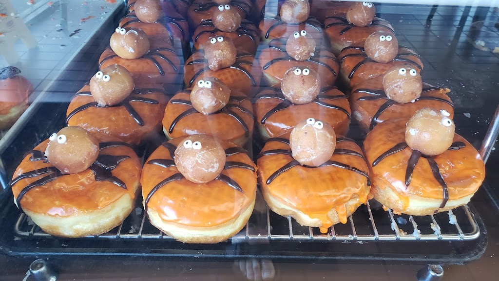 Winchells | bakery | 2905 S 120th St, Omaha, NE 68144, USA | 4023345140 OR +1 402-334-5140