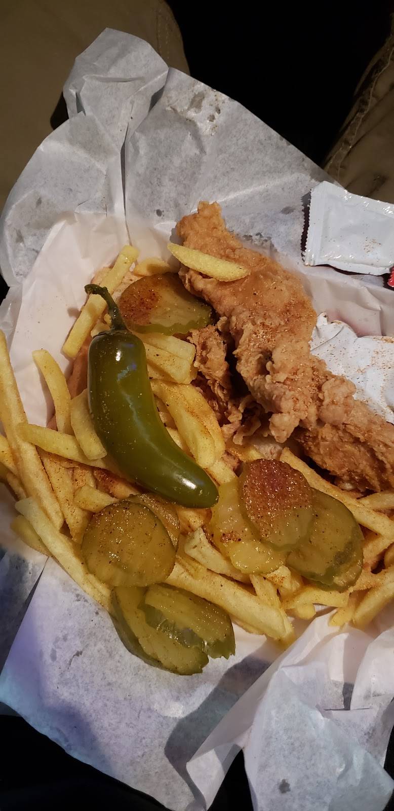 Henderson Chicken | restaurant | 8266 Abrams Rd, Dallas, TX 75231, USA | 2143408777 OR +1 214-340-8777