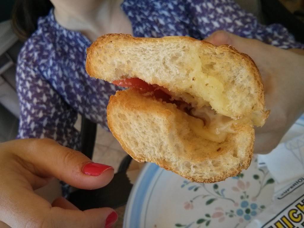 Which Wich Superior Sandwiches | restaurant | 210 E Parkwood Dr d, Friendswood, TX 77546, USA | 2816489424 OR +1 281-648-9424