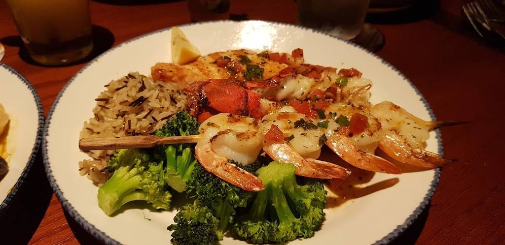Red Lobster | restaurant | 2355 N, Tamiami Trail N, Naples, FL 34103, USA | 2394346116 OR +1 239-434-6116