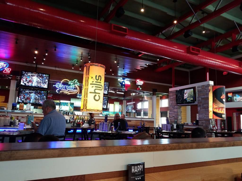 Chilis Grill & Bar | meal takeaway | 761st Tank Battalion Ave Building 50, Fort Hood, TX 76544, USA | 2545267271 OR +1 254-526-7271