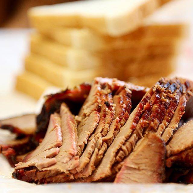 Rudys "Country Store" and Bar-B-Q | restaurant | 2400 N Interstate Hwy 35, Round Rock, TX 78681, USA | 5122442936 OR +1 512-244-2936