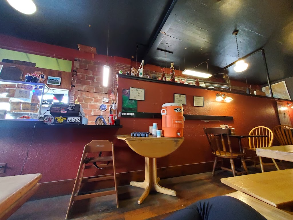 Fat Dog Pizza | restaurant | 116 Main Ave, Tillamook, OR 97141, USA | 5033542283 OR +1 503-354-2283