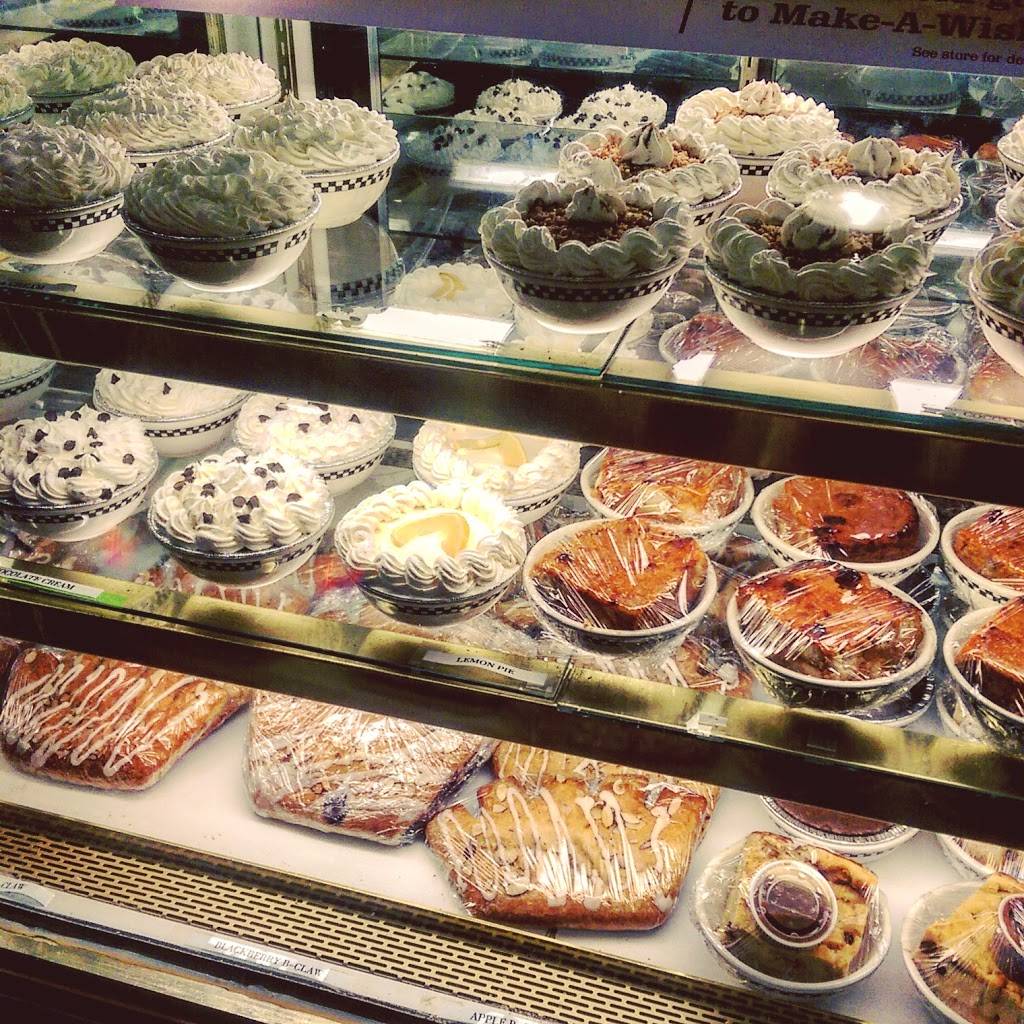 Black Bear Diner | restaurant | 32065 Pacific Hwy S, Federal Way, WA 98003, USA | 2539458332 OR +1 253-945-8332