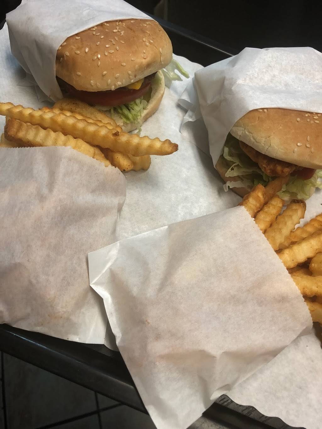 Ivanhoe Drive In | restaurant | 32841 Rd 160, Ivanhoe, CA 93235, USA | 5597982133 OR +1 559-798-2133