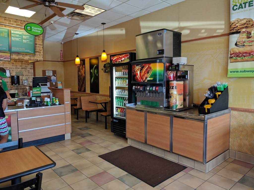 Subway | restaurant | 9290 Lee Rd, Brighton, MI 48116, USA | 8102253105 OR +1 810-225-3105