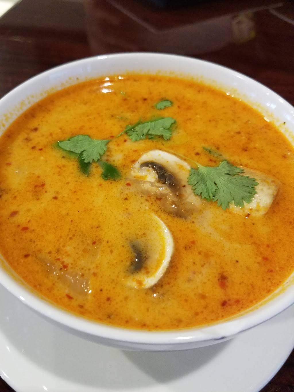 Thai Basil | restaurant | 983 W Ann Arbor Trail, Plymouth, MI 48170, USA | 7346673357 OR +1 734-667-3357